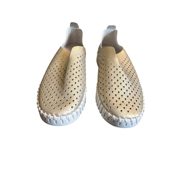 Ilse Jacobsen Hornbæk Beige Gold Perforated Slip-On Shoes Size 6 Lightweight Cas - Picture 1 of 11